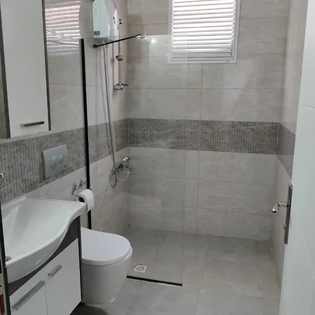 Havuz Manzarali Apartment