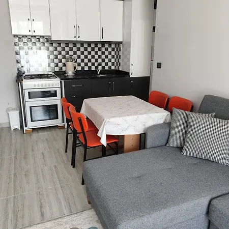 Havuz Manzarali Apartament